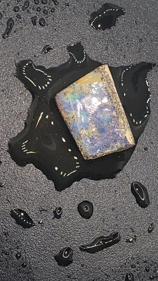 Australian  Boulder Opal rough and rubs Single Stone - Image 1 of 4