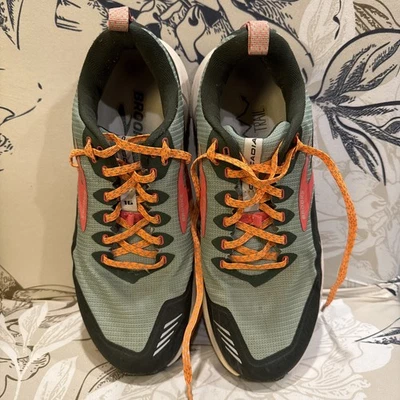 Zapato de Trail Running Brooks Cascadia 16 Para Mujer Talla 9.5 B (Mediano) Verde Foto 1 de 4