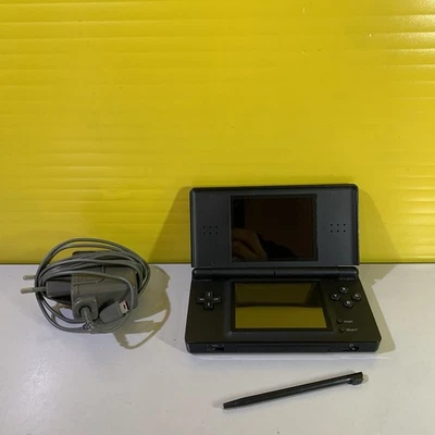 NINTENDO DS Lite CONSOLE + CARICATORE e PENNINO -  NDS Nero  (leggi descrizione) - Immagine 1 di 4