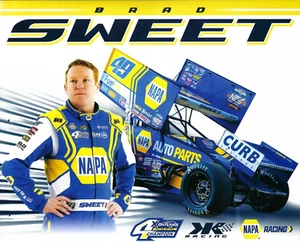 2023 BRAD SWEET ""NAPA AUTO REPUESTOS"" #49 WORLD OF OUTLAW POSTAL COCHE SPRINT - Imagen 1 de 2