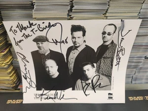 The Fabulous Thunderbirds Signed by all 5 Autograph Press 8x10 Photo Auto - Picture 1 of 7