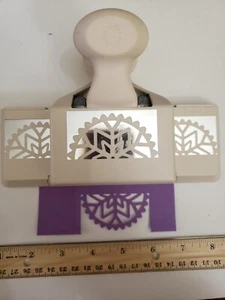 Martha Stewart Scrapbooking Paper Punch - Picture 1 of 4