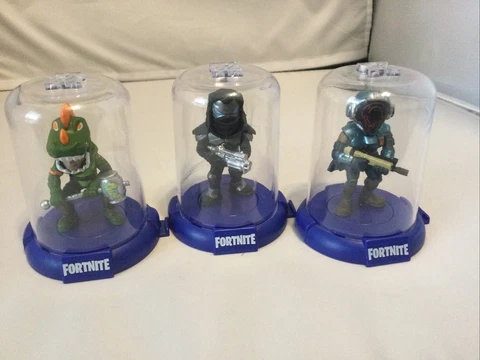 Fortnite Domez Zag 2019 Minifigures Lot Display Case Outlander, Chomp, Visitor Cover
