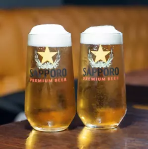 Set Of 2 x Sapporo Japanese Beer Pint Glasses 20oz Brand New Genuine - Picture 1 of 2