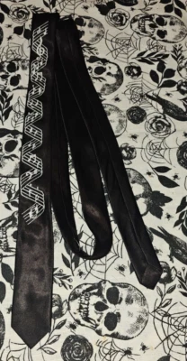 Corbata de barras musicales vintage de los años 80 con corbata delgada 13/8" de ancho 57" de largo poliéster Foto 1 de 2