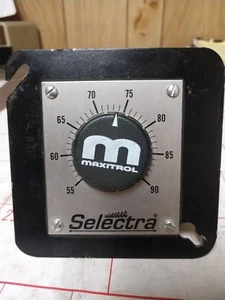 (Q5-5) 1 MAXITROL TD121 TEMPERATURE CONTROL - Picture 1 of 2