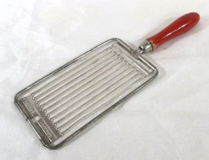 Vintage 50er Jahre Tomado Holland EKCO Miracle Tomatenschneider mit rotem Holzgriff - Bild 1 von 10