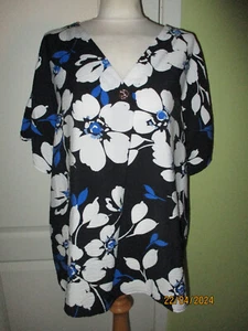 BNWOT F&F SIZE 14 LOOSE FIT WOMENS BLOUSE / TOP BLACK WHITE BLUE FLORAL - Picture 1 of 5