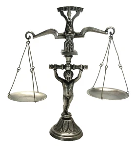 Rare petite BALANCE anthropomorphe métal argenté enfant porteur XIXè TREBUCHET - Foto 1 di 7