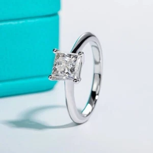 1 Carat Princess Lab-Created D Colour Ring White Gold Diamond Test Pass US:7 - Picture 1 of 5
