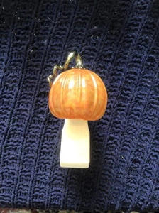 Bath & Body Works Wandblumen Plug In - Leuchtkürbis Glasoptik marmoriert - Bild 1 von 3