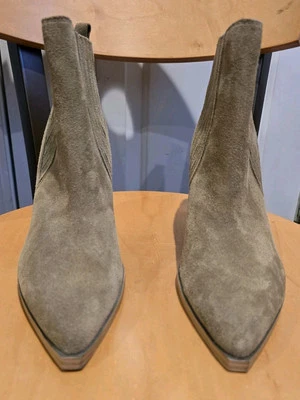 NWOT Marc Fisher Carves Brown Suede Block Heel Bootie Size 9.5 M  Point Toe - Image 1 of 4