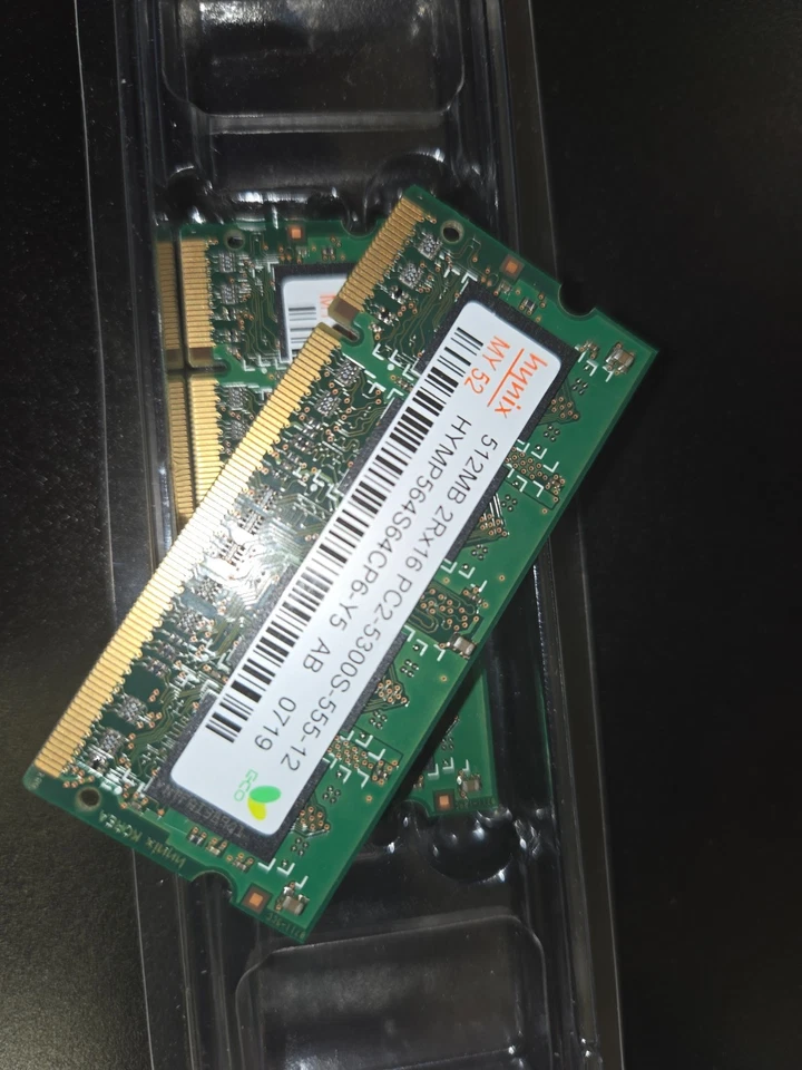 Lot of 2 Hynix 512MB 2Rx16 PC2-5300S-555-12 HYMP564S64CP6-Y5 AB 0719 - Image 1 of 1