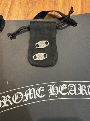 Кружевные замки с хромированными сердечками  - Изображение 1 из 4