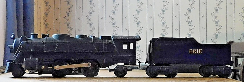 MARX 2-4-2 Cylinder Smoke Loco ~ ERIE Railway ~ Double-Reduction Rd# 666 O-27 - Image 1 of 4