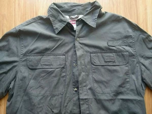 Camisa Wrangler Para Hombre Gris Mediana Manga Corta Botón Delantero - Imagen 1 de 5