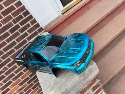 CUERPO RC PINTADO PERSONALIZADO, XMAXX, X-MAXX, X MAXX, LLAMAS CROMADAS CARAMELO Foto 1 de 4