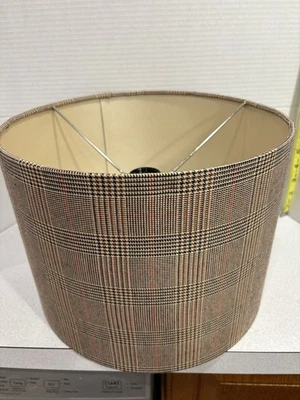 Pantalla de lámpara marrón tostado rojo forma de tambor a cuadros 11,5” diámetro usada en excelente estado 9” de alto Foto 1 de 4