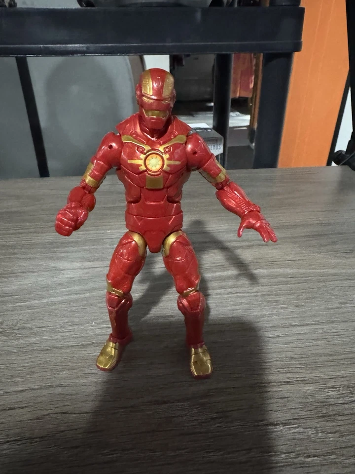 FIGURA DE ACCIÓN MARVEL LEGENDS IRON MAN GUARDIANES DE LA GALAXIA Foto 1 de 1