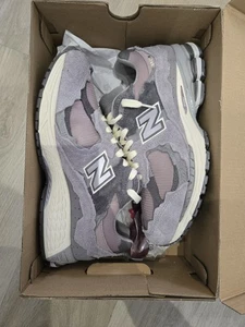 New Balance 2002R Confezione Protezione Capodanno Lunare Polveroso Lilla UK 9.5 US 10 - Foto 1 di 8