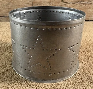 Portacandele a colonna design stat traforato in latta artigianale - Foto 1 di 7