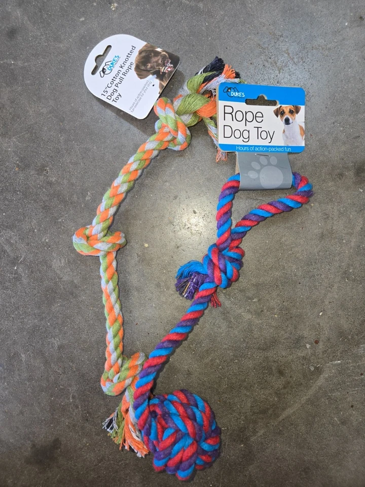 Paquete de 2 juguetes de cuerda anudados de algodón para perros Dukes Pet Products Foto 1 de 4