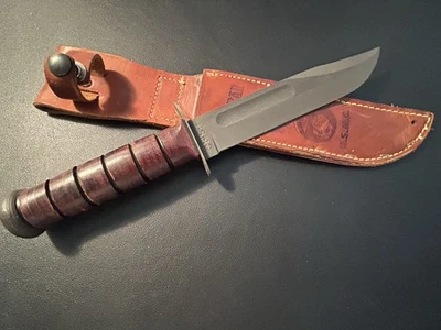 CUCHILLO DE COMBATE WWll KA-BAR 1939-1945 USMC CON SALUD NUNCA USADO, HOJA PARKERIZADA Foto 1 de 4