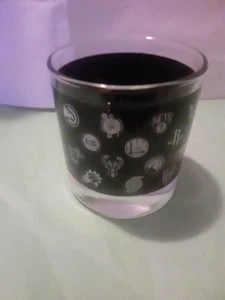Taza de whisky de vidrio de la NBA Jack Daniels de colección negra marca antigua No.7 con 30 logotipos del equipo de la NBA - Imagen 1 de 11
