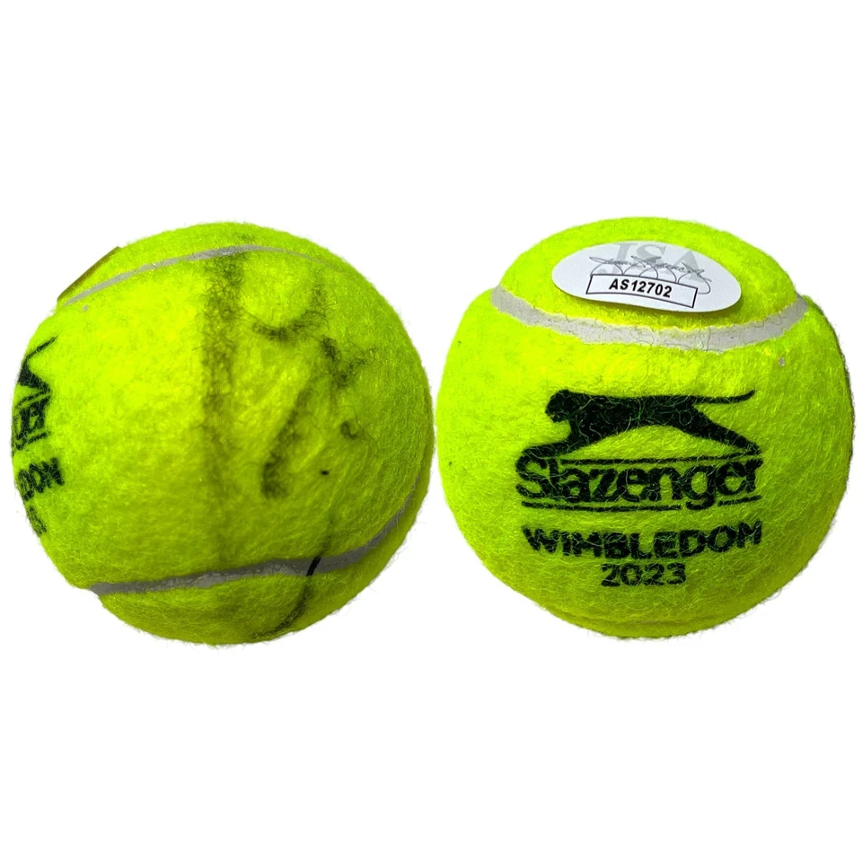 PELOTA DE TENIS WIMBLEDON 2023 FIRMADA POR CARLOS ALCARAZ EDICIÓN LIMITADA AGOTADA JSA Foto 1 de 2