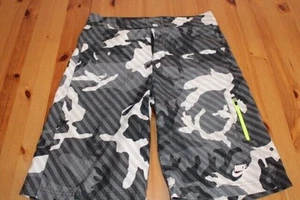 Nike Bermuda Shorts XL Multicolored Very Good #L6525 - Picture 1 of 1