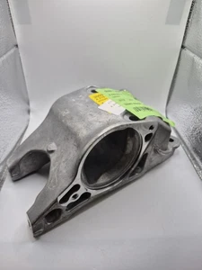 Mercedes-Benz CLA C117 2013- Genuine Driveshaft Mounting Bracket A2702230138 OEM - Picture 1 of 14