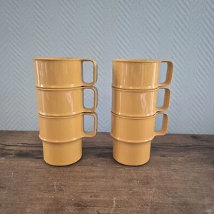 Set 6 TAZZE vintage impilabili tazze da tè caffè con manici latte RETRO giallo - Picture 1 of 9