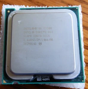 Intel E7300 Core 2 Duo Desktop CPU Processor SLAPB 2.66/3M/1066/06 Socket LGA775 - Picture 1 of 1