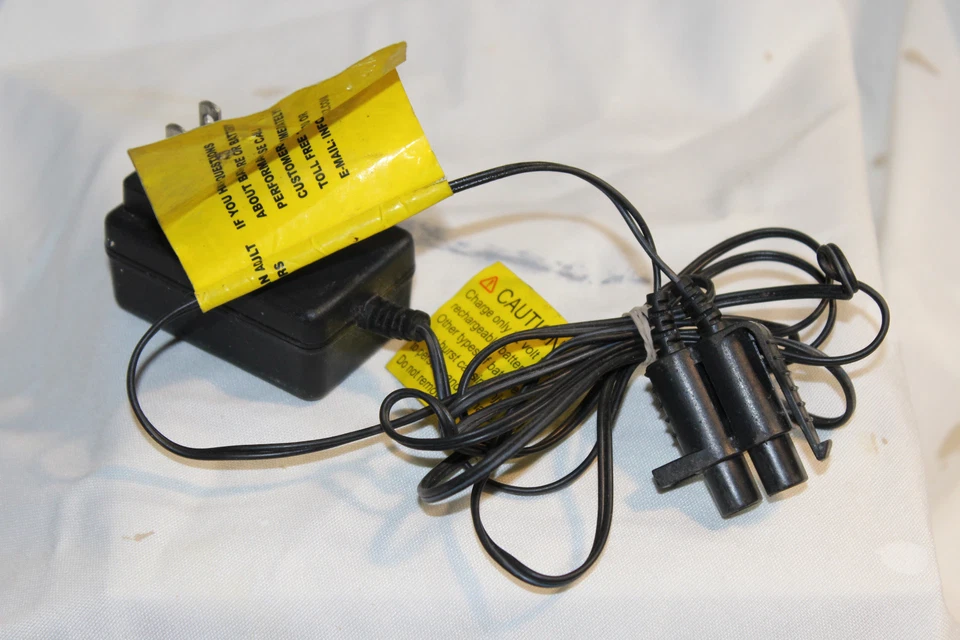 *NEW BATTERY CHARGER FOR DUMAR MEGA TREDZ TRENDZ 12 VOLT SUZUKI 450 QUAD RAPTOR - Image 1 of 1