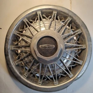 1989 Lincoln Town Car Spoke 15" Wheel Cover Hubcap Corrosion, Rust, Bent Spot - Picture 1 of 15