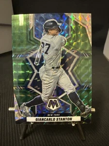 2022 Panini Mosaic Baseball Giancarlo Stanton #181 Green PRIZM New York Yankees - Picture 1 of 2
