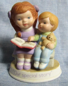 VINTAGEAVON FIGURINE TENDER MEMORIES OUR SPECIAL STORY 1991 - Picture 1 of 4