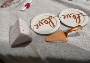American Girl Blaire accessori festa piatti di ricambio servizio fette torta AMORE - Foto 1 di 2