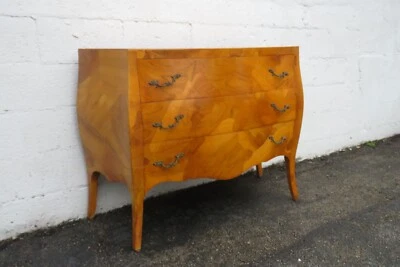 Tocador de baño con incrustación de serpentina francesa Bombay 5741 Foto 1 de 4