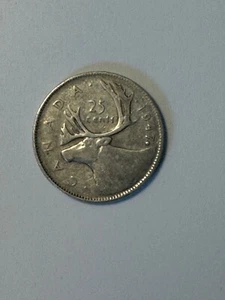COLLECTABLE 1947 CANADA Maple Leaf 25 Cent SILVER Coin - Picture 1 of 2