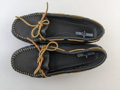 Minnetonka Women 8.5 Black Leather Moccasin Loafer Comfort Shoe Casual Classic - Image 1 of 4