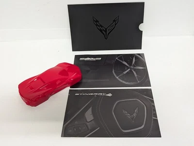 Corvette rojo antorcha 2023 en caja Ron Fellows Performance Driving Sch. Regalo para propietarios Foto 1 de 4