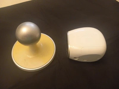 Cámara de seguridad interior/exterior con soporte NETGEAR ARLO VMC3030 FUNCIONA BIEN Foto 1 de 4