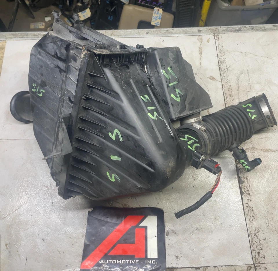 2005-2007 FORD 500 MONTEGO FREESTYLE Air Cleaner Air Filter Housing OEM - Image 1 of 4