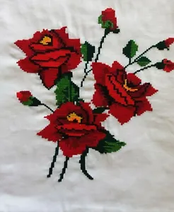 Hand Embroidered Red Roses Pillowcase Off White 26 x 17 Rectangular - Picture 1 of 4