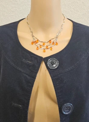 Collar botín delicado Robert tono plata rosa con cuentas lágrima acrílico naranja Foto 1 de 4