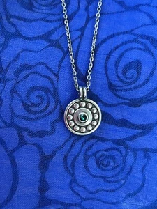 Brighton Kiesel Medaille zierliche Halskette Mai smaragdgrün + Stoffbeutel war 58 $ - Bild 1 von 11