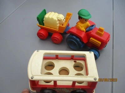 Ancien Jouet Fisher Price Mini Bus 1969 vide & Tomy Tracteur Remorque et Mouton - Photo 1/4