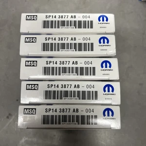 Juego de bujías Mopar 09-2014 Dodge Jeep Chrysler 5,7 L HEMI SPLZFR5C11 20 piezas OEM - Imagen 1 de 2