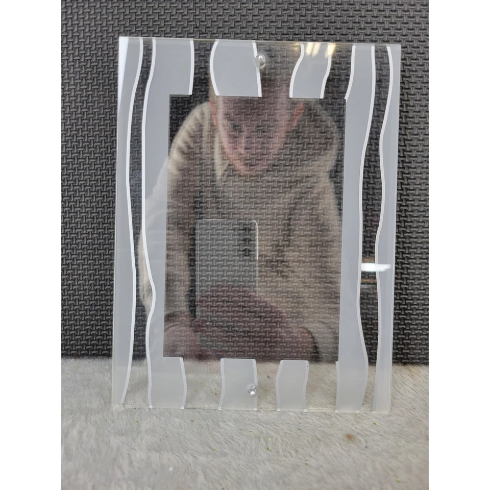 Marco de fotos de vidrio transparente diseño remolino esmerilado pantalla de mesa Foto 1 de 4